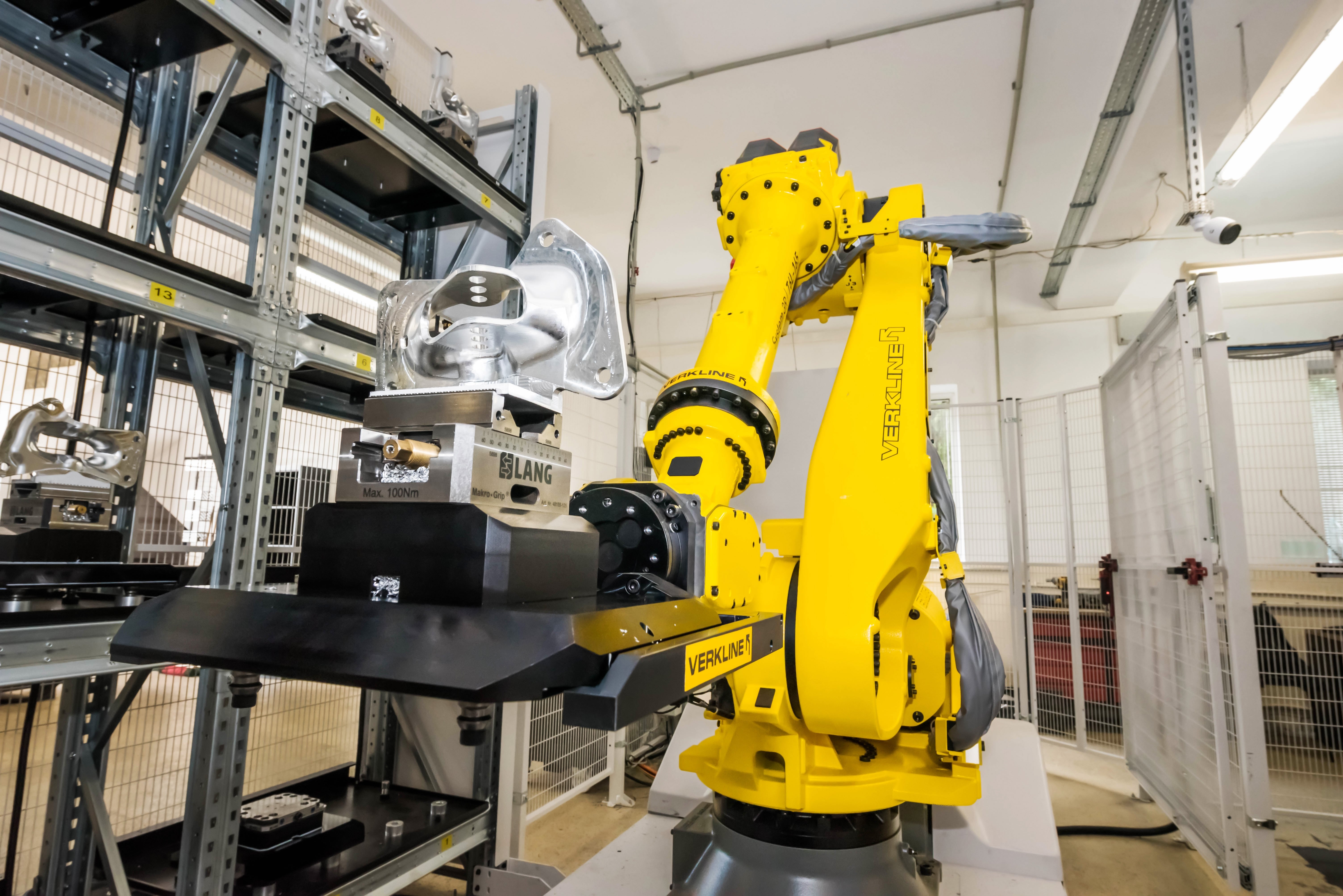 FANUC Robot + VERKLINE CNC